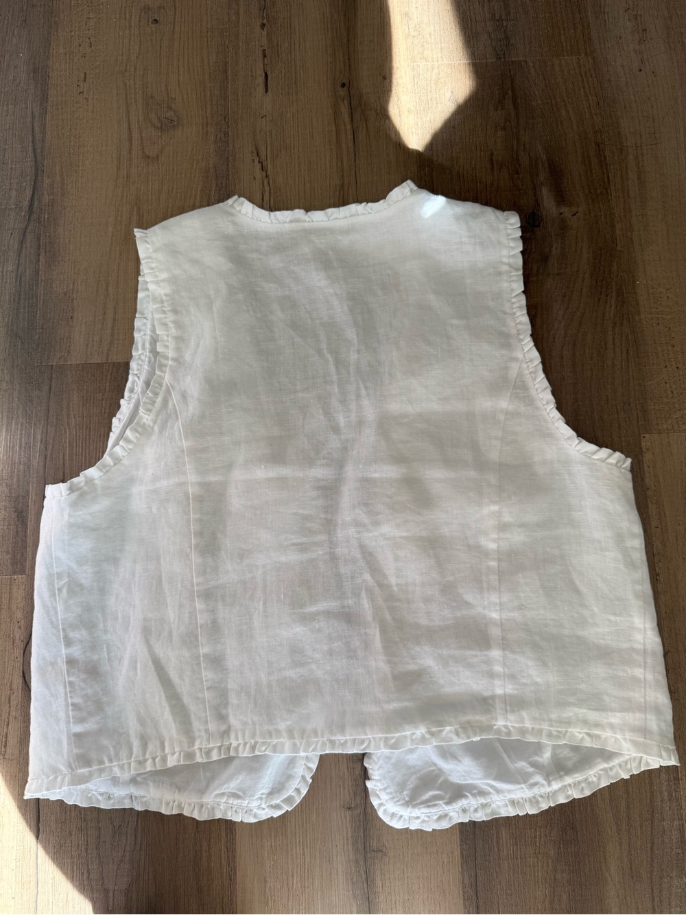 Wilfred White Ruffle-Edge Linen Vest - Picture 3 of 3